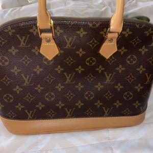 Louis Vuitton handbag brand new never used